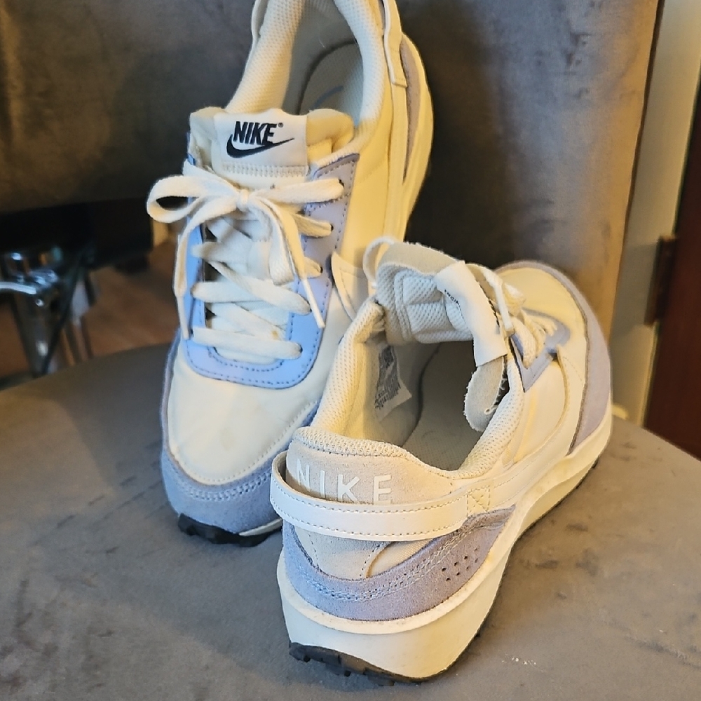 Nike Cream and Light Blue Low-Top Sneakers